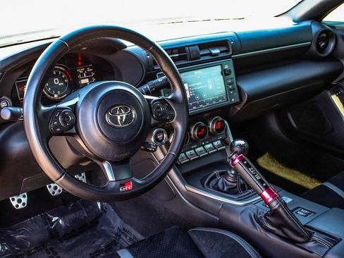 Used 2023 Toyota GR86 Premium RWD image 13