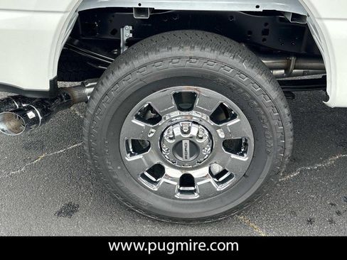 New 2025 Ford F250 Lariat w/ Chrome Package image 16