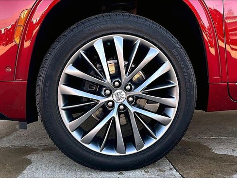 Used 2025 Buick Enclave Avenir w/ Super Cruise Package image 9