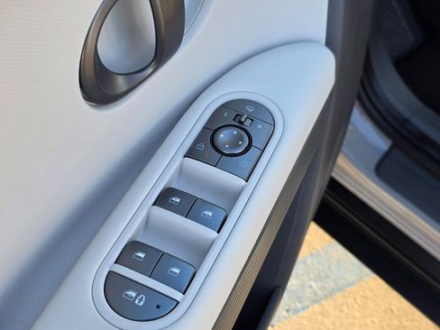 Used 2025 Hyundai Ioniq 5 SEL image 22