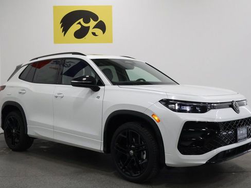 New 2026 Volkswagen Tiguan SE R-Line image 6