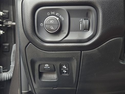 Certified 2024 RAM 1500 Big Horn AWD/4WD image 25