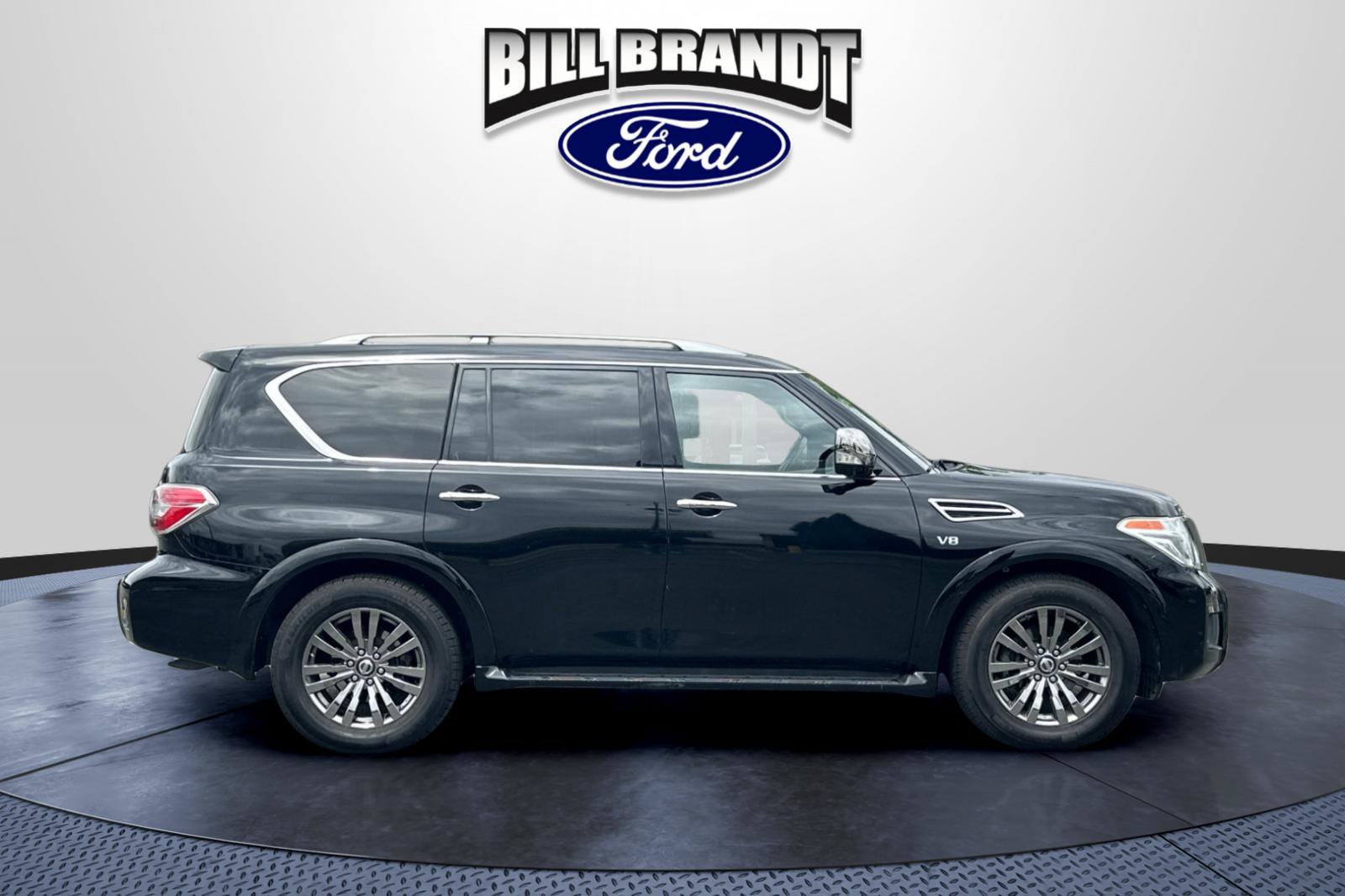 Used 2019 Nissan Armada Platinum w/ Captain's Chairs Package RWD image 2