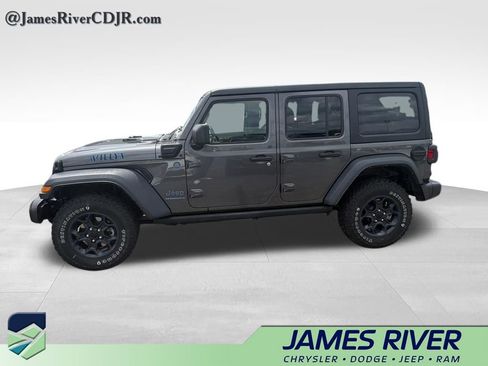 Used 2023 Jeep Wrangler Unlimited w/ Cold Weather Group AWD/4WD image 4
