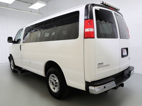 Used 2019 GMC Savana 3500 LS w/ Cold Climate Package RWD image 23