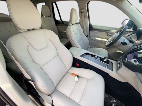 Used 2025 Volvo XC90 B5 Plus w/ Protection Package Premier AWD/4WD image 14