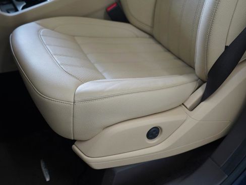 Used 2018 Mercedes-Benz GLE 350 4MATIC image 26