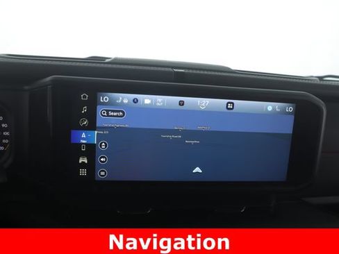 Used 2024 Jeep Gladiator Rubicon w/ Technology Group AWD/4WD image 5