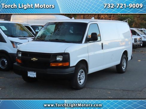 Used 2015 Chevrolet Express 2500 image 1