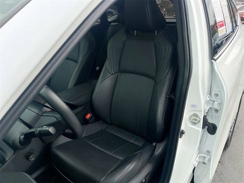 Used 2024 Toyota Venza Limited image 20