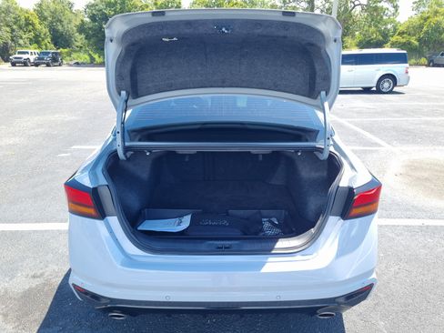 Used 2024 Nissan Altima 2.5 SR w/ SR Premium Package FWD image 8