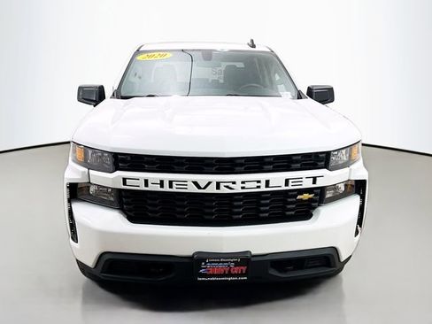 Used 2020 Chevrolet Silverado 1500 Custom w/ Custom Value Package image 2