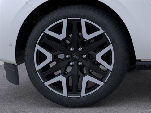 New 2025 Ford Expedition Platinum w/ Platinum Ultimate Package image 19