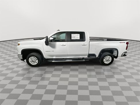 Used 2025 Chevrolet Silverado 2500 LT w/ Convenience Package image 5