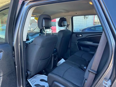 Used 2017 Dodge Journey SE image 16