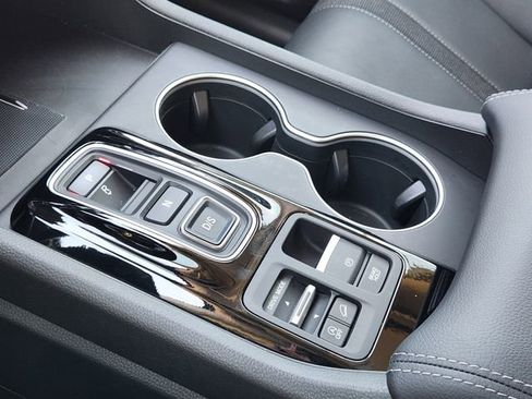 Used 2024 Honda Pilot Touring image 21