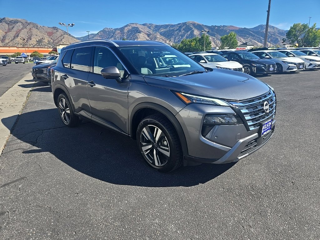 Used 2026 Nissan Rogue SL AWD/4WD image 3