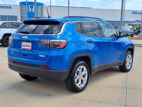 Used 2024 Jeep Compass Latitude AWD/4WD image 7