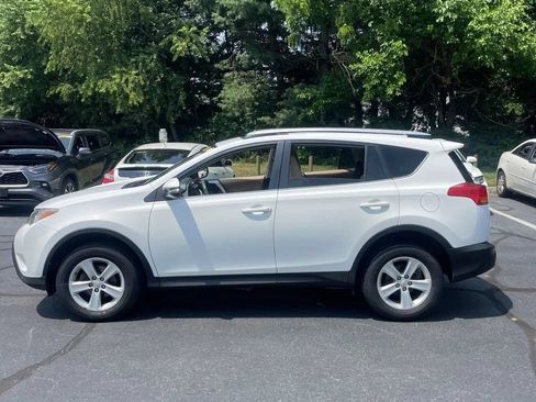 Used 2013 Toyota RAV4 XLE AWD/4WD image 4