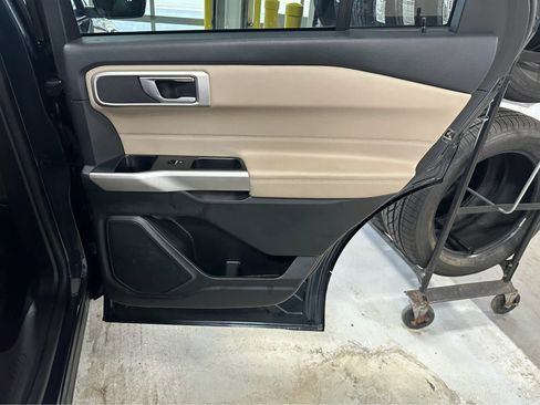 Used 2022 Ford Explorer XLT w/ Equipment Group 202A image 37