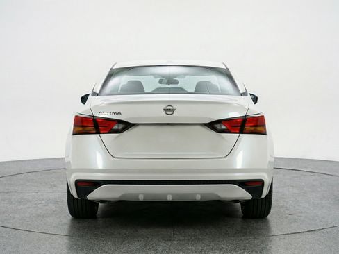 Used 2025 Nissan Altima 2.5 SV image 7