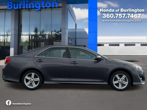 Used 2012 Toyota Camry SE FWD image 7