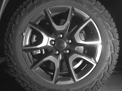 Used 2025 Jeep Compass Trailhawk image 12