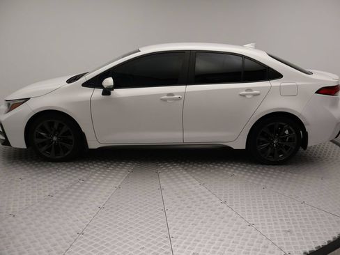 Used 2024 Toyota Corolla SE FWD image 12