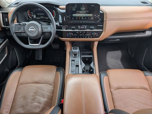 Used 2023 Nissan Pathfinder Platinum FWD image 9