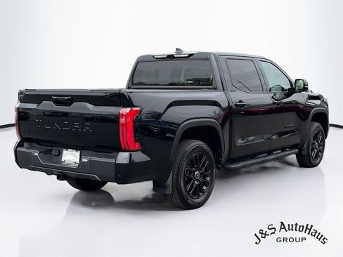 Used 2024 Toyota Tundra Limited AWD/4WD image 7