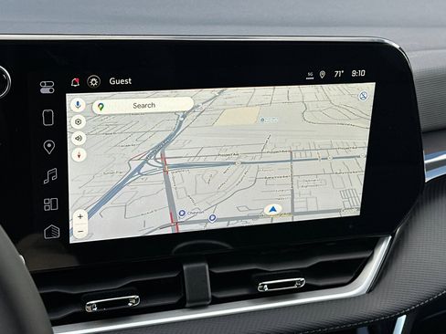 New 2026 Chevrolet Equinox LT w/ Safety and Technology Package image 19