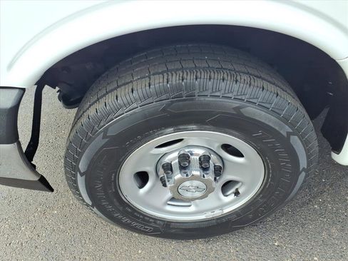 Used 2017 Chevrolet Express 3500 LT w/ LT Preferred Equipment Group image 22