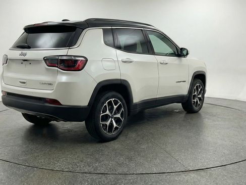 Used 2025 Jeep Compass Limited image 9