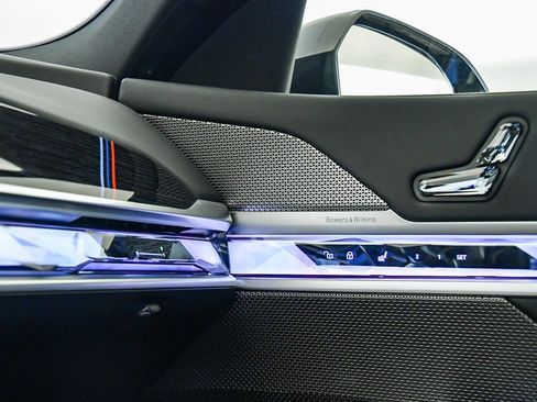 New 2026 BMW 740i w/ Premium Package image 31