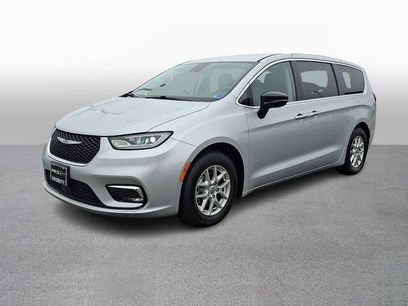 Used 2024 Chrysler Pacifica Touring-L