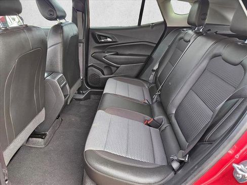 Used 2025 Chevrolet Trax LT w/ LT Convenience Package FWD image 22