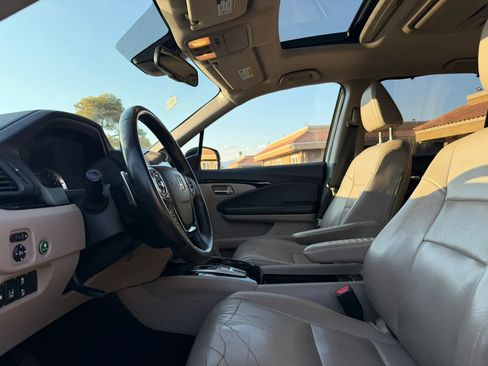 Used 2016 Honda Pilot Touring image 11