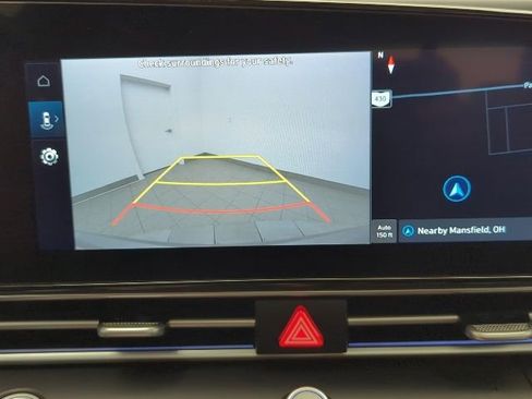 Used 2025 Hyundai Elantra SEL FWD image 17