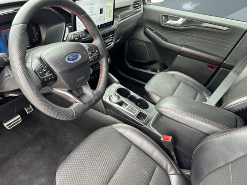 Used 2023 Ford Escape ST-Line w/ Tech Pack #1 image 4