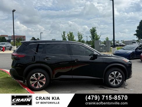 Used 2023 Nissan Rogue SV FWD image 8