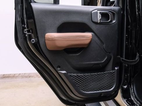 Used 2025 Jeep Gladiator Rubicon w/ Safety Group image 93