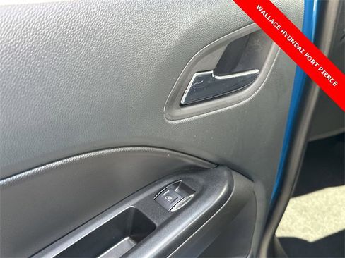 Used 2022 Chevrolet Colorado LT w/ Luxury Package image 16