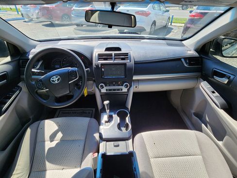 Used 2013 Toyota Camry LE image 14