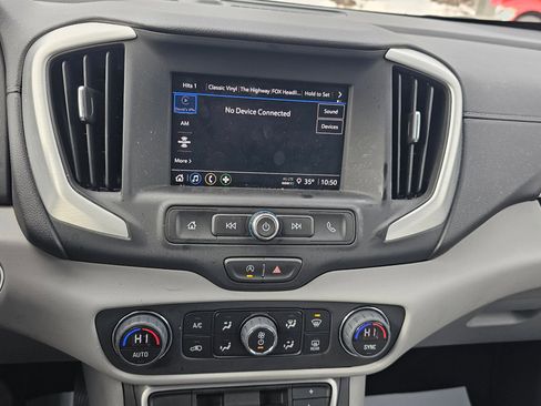 Used 2023 GMC Terrain SLE w/ Driver Convenience Package image 30