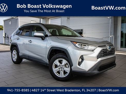 Used 2019 Toyota RAV4 XLE AWD/4WD image 1