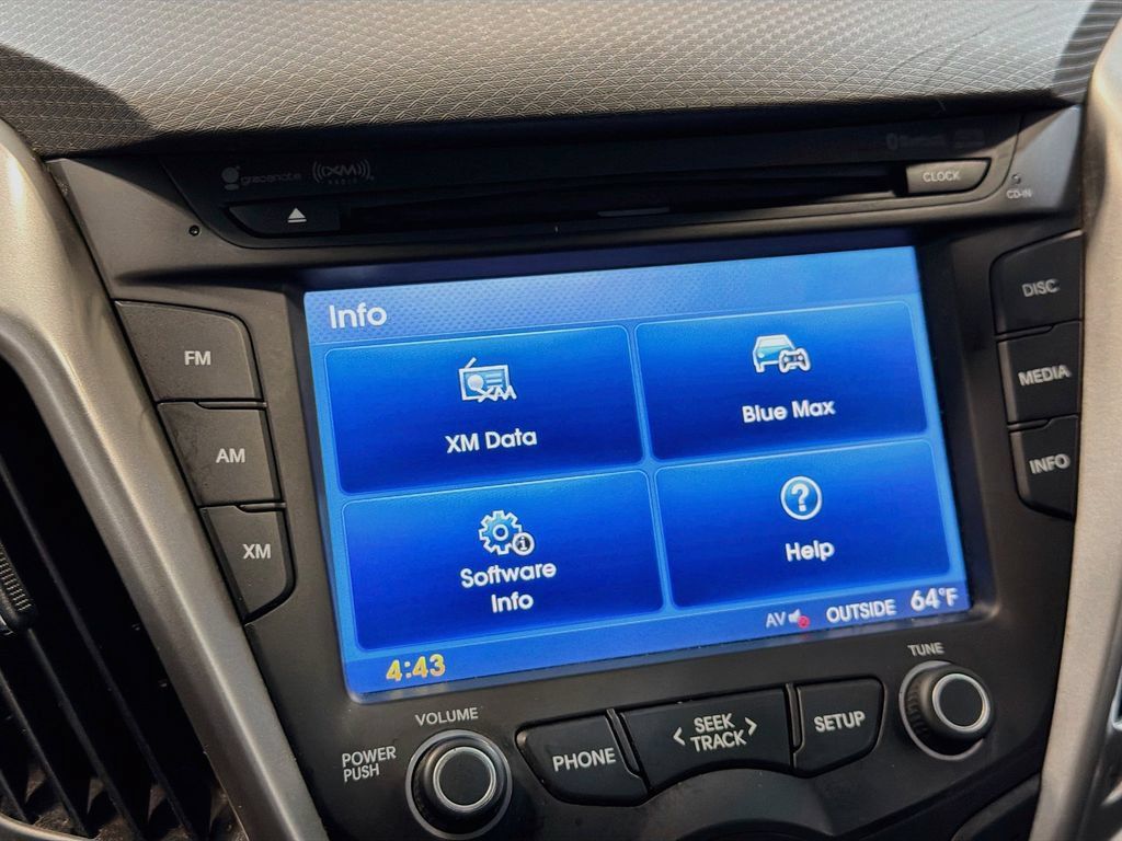 Used 2016 Hyundai Veloster FWD image 13