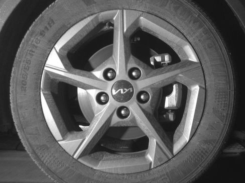 Used 2025 Kia K4 LXS image 13