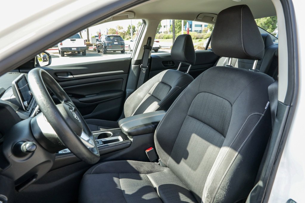 Used 2023 Nissan Altima 2.5 SV FWD image 18