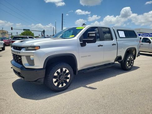 Used 2020 Chevrolet Silverado 2500 Custom w/ Custom Value Package AWD/4WD image 2