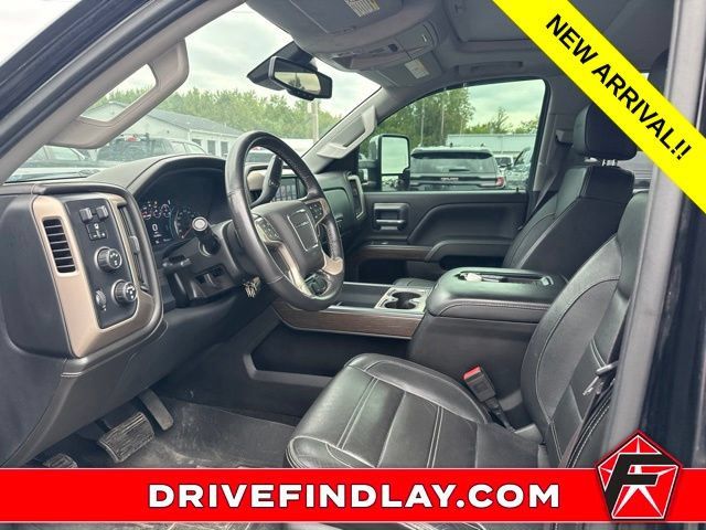 Used 2017 GMC Sierra 3500 Denali AWD/4WD image 2